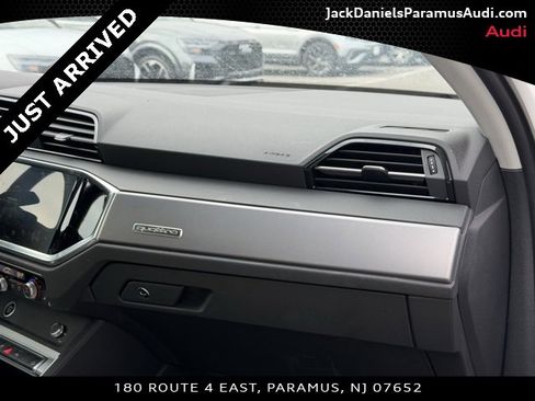 Used 2023 Audi Q3 2.0T Premium w/ Convenience Package image 21