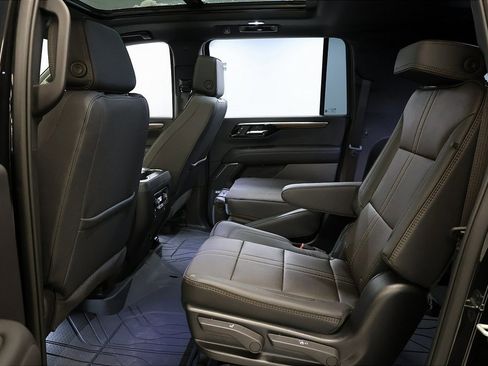 New 2026 Chevrolet Suburban High Country image 10