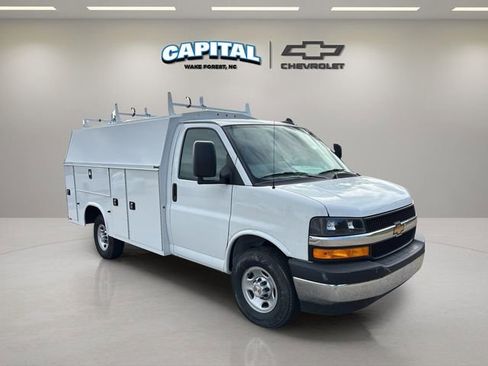 New 2025 Chevrolet Express 3500 Work Van w/ Power Convenience Package image 6