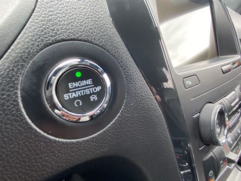 Used 2019 Ford Explorer XLT w/ Equipment Group 202A AWD/4WD image 20