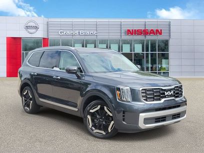 Used 2024 Kia Telluride S w/ S Sunroof Package