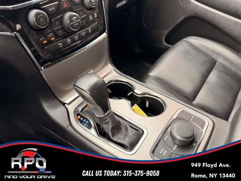 Used 2020 Jeep Grand Cherokee Limited AWD/4WD image 27