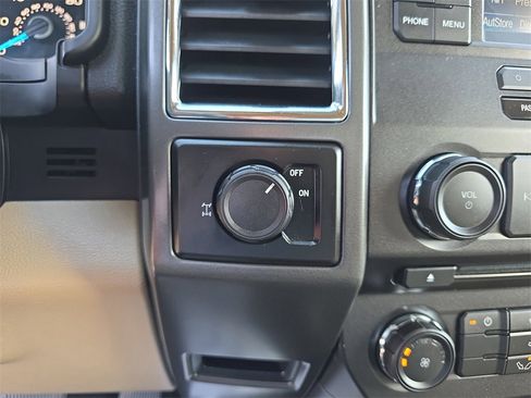 Used 2017 Ford F150 XLT image 26