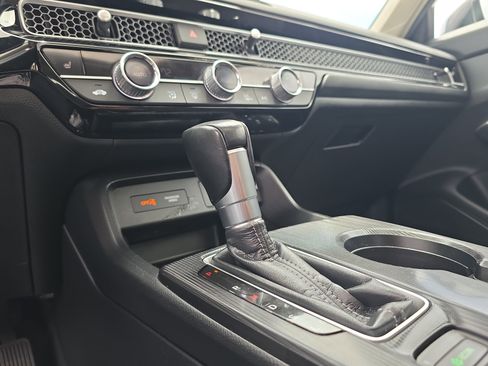 Used 2022 Honda Civic EX image 32