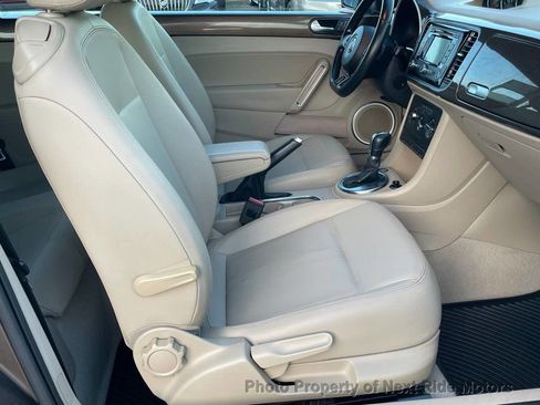 Used 2013 Volkswagen Beetle TDI image 16