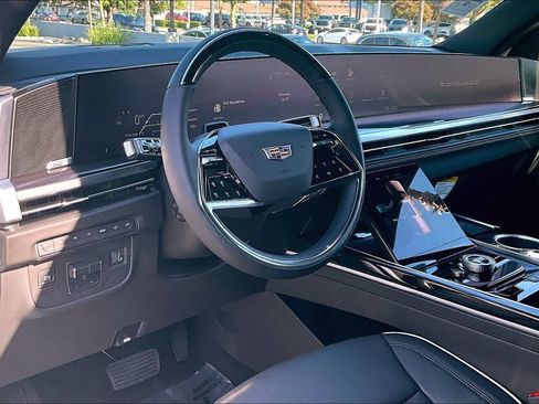 New 2026 Cadillac Escalade ESV Sport w/ Touring Package AWD/4WD image 9