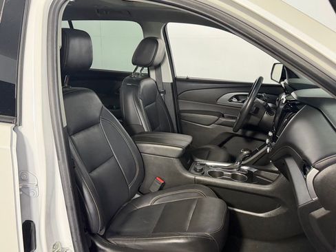 Used 2020 Chevrolet Traverse Premier w/ Redline Edition FWD image 30