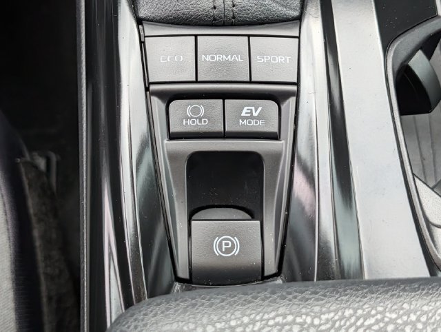 Used 2025 Toyota Camry LE w/ Convenience Package FWD image 16