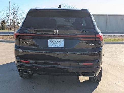 Used 2025 Buick Enclave Sport Touring image 4