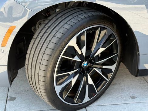 Used 2026 BMW iX xDrive60 w/ Climate Comfort Package AWD/4WD image 19