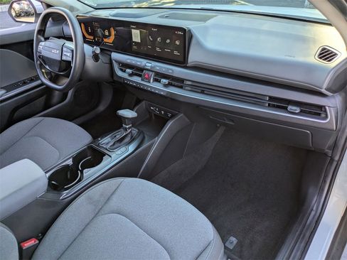 Used 2025 Kia K4 LXS image 29