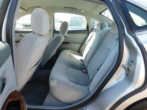 Used 2005 Buick LaCrosse CX w/ Silver Convenience Package image 13