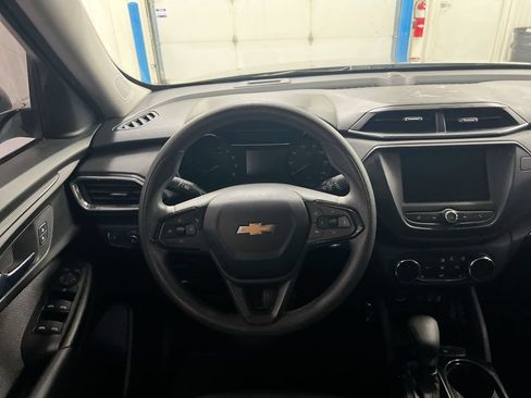 Used 2021 Chevrolet TrailBlazer LT FWD image 11