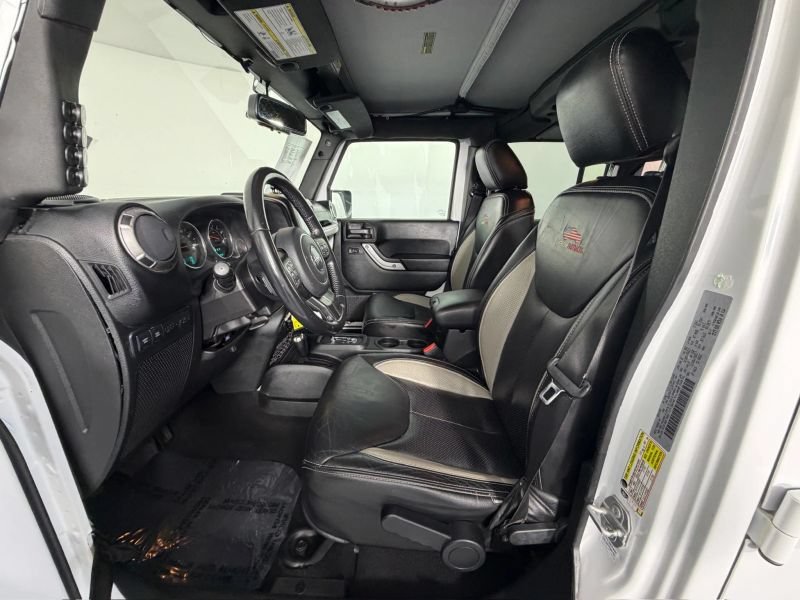 Used 2018 Jeep Wrangler Unlimited Rubicon w/ Connectivity Group AWD/4WD image 79