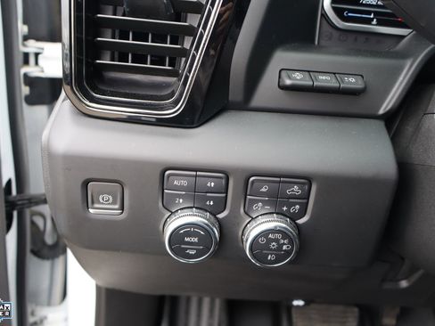 Used 2024 GMC Sierra 2500 AT4 w/ AT4 Premium Plus Package image 15