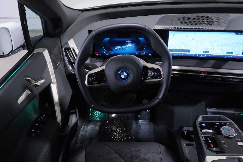 Used 2024 BMW iX xDrive50 w/ Premium Package AWD/4WD image 13