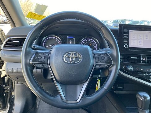 Used 2023 Toyota Camry SE image 11