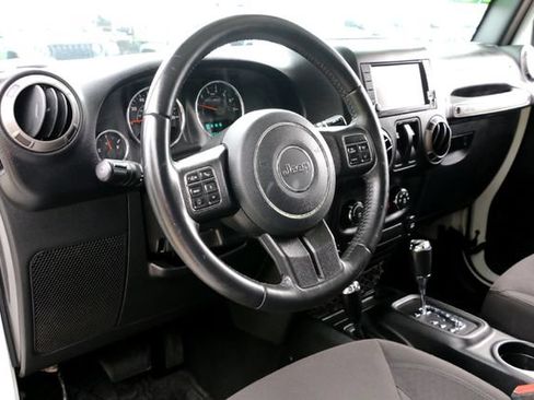 Used 2018 Jeep Wrangler Sport AWD/4WD image 8