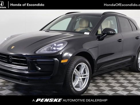 Used 2024 Porsche Macan AWD/4WD image 1