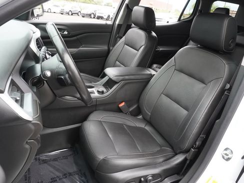 Certified 2019 GMC Acadia SLT w/ Black Edition FWD image 15