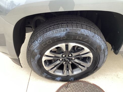 Used 2021 Chevrolet Colorado Z71 w/ Safety Package image 13