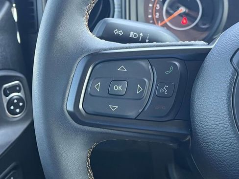 Used 2024 Jeep Gladiator Sport AWD/4WD image 26