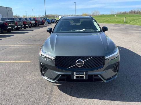 Used 2026 Volvo XC60 B5 Core w/ Climate Package AWD/4WD image 2