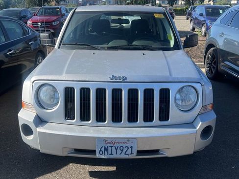 Used 2010 Jeep Patriot Sport FWD image 2