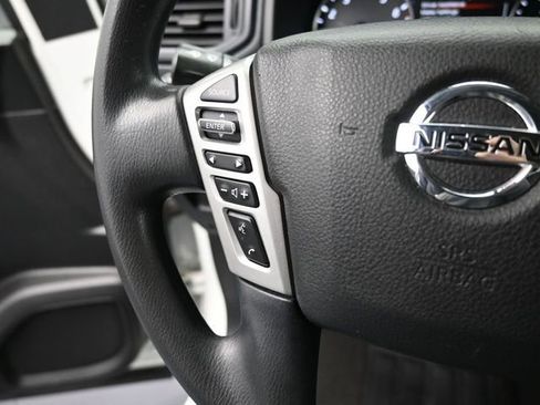 Used 2022 Nissan Titan SV RWD image 6