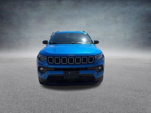 Used 2025 Jeep Compass Latitude AWD/4WD image 13