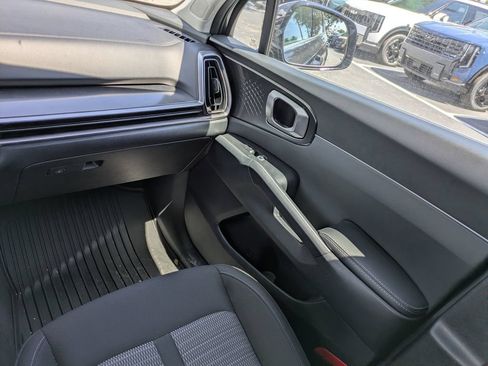 Certified 2025 Kia Sorento LX FWD image 12
