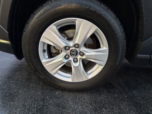 Used 2020 Toyota RAV4 XLE image 14