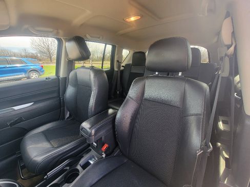 Used 2016 Jeep Compass Latitude image 10