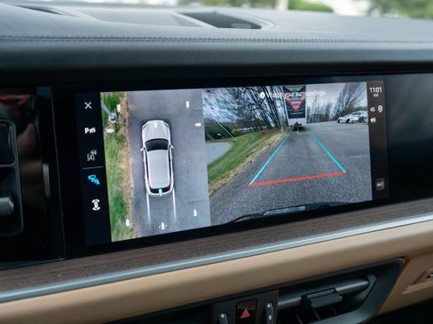 Certified 2024 Porsche Cayenne image 30