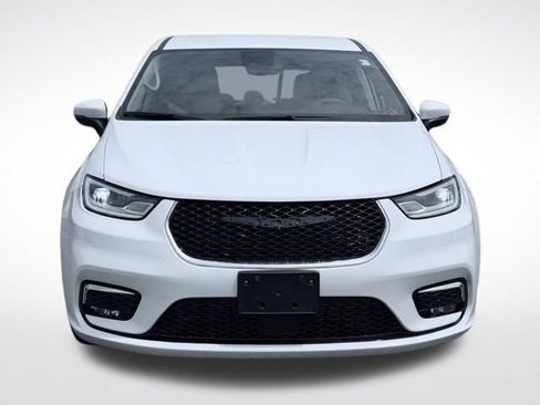 Certified 2023 Chrysler Pacifica Touring-L FWD image 3