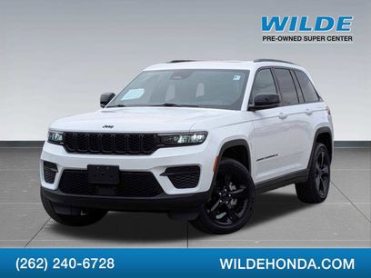 Used 2023 Jeep Grand Cherokee Altitude
