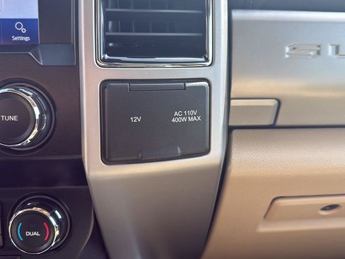 Used 2021 Ford F250 Lariat w/ Lariat Ultimate Package AWD/4WD image 32