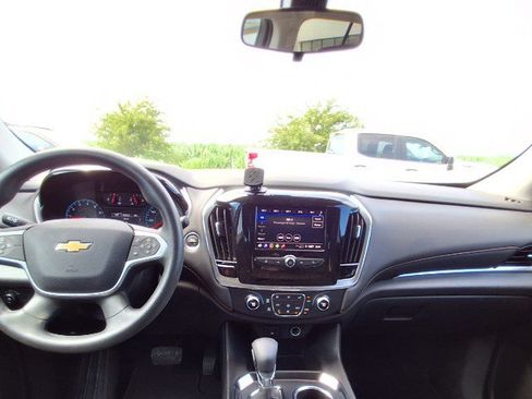 Used 2021 Chevrolet Traverse LS AWD/4WD image 18