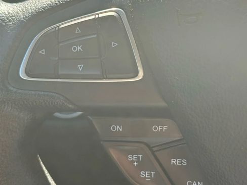 Used 2017 Ford Escape SE w/ SE Cold Weather Package AWD/4WD image 18
