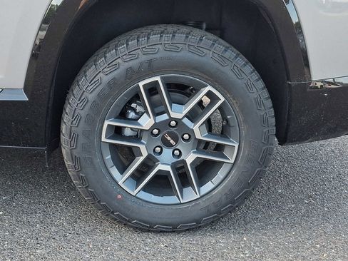 New 2026 GMC Terrain AT4 w/ Convenience Package III AWD/4WD image 5