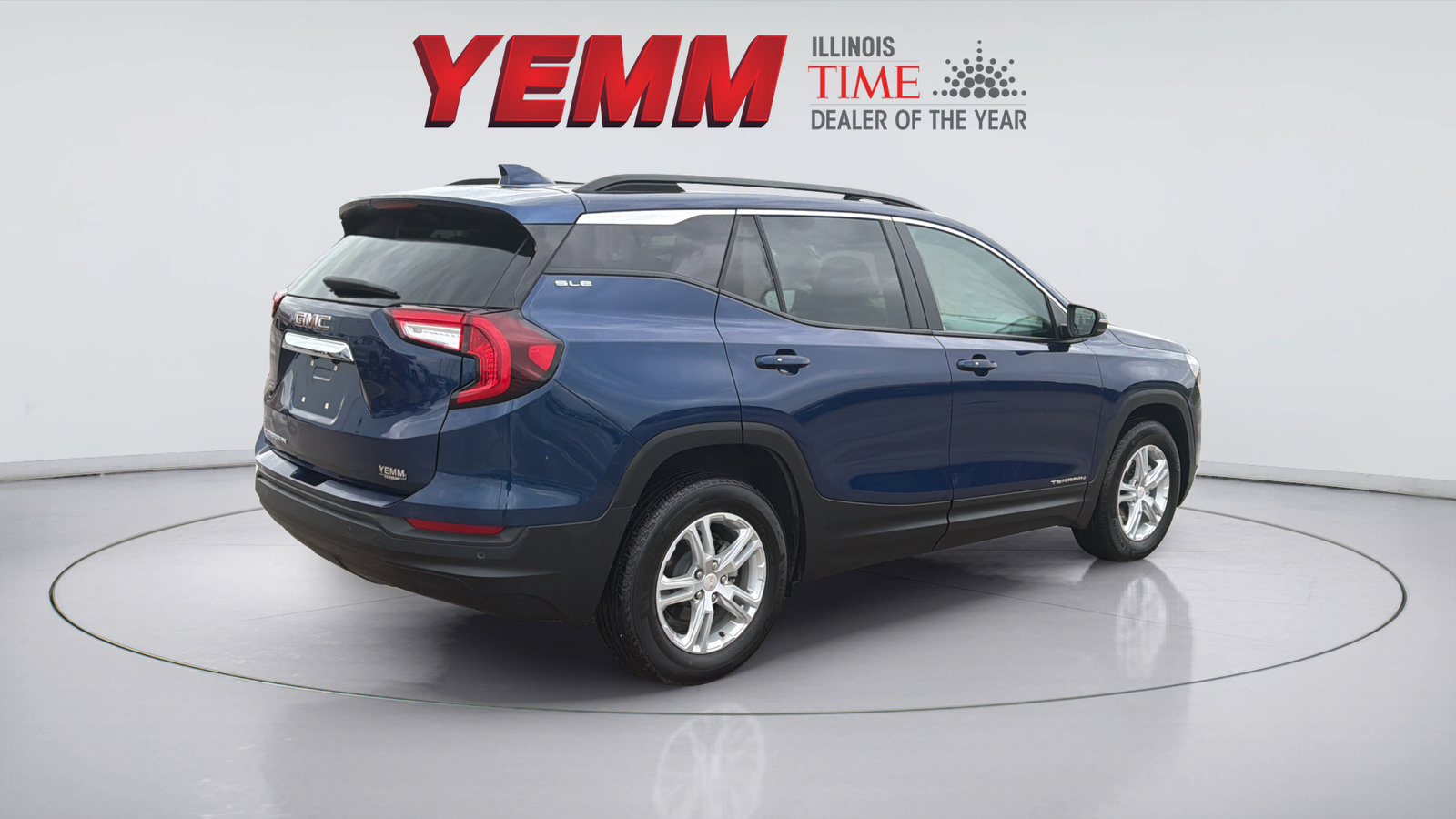Used 2023 GMC Terrain SLE w/ Driver Convenience Package FWD image 11