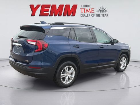 Used 2023 GMC Terrain SLE w/ Driver Convenience Package FWD image 11