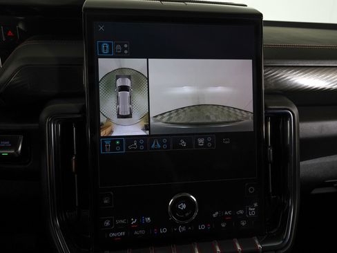 Used 2025 GMC Yukon AT4 w/ AT4 Premium Plus Package AWD/4WD image 27