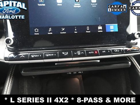 Used 2024 Jeep Wagoneer L Series II RWD image 18