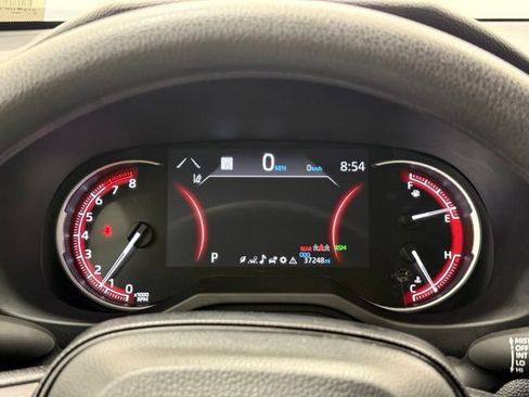 Used 2025 Toyota RAV4 XLE FWD image 31