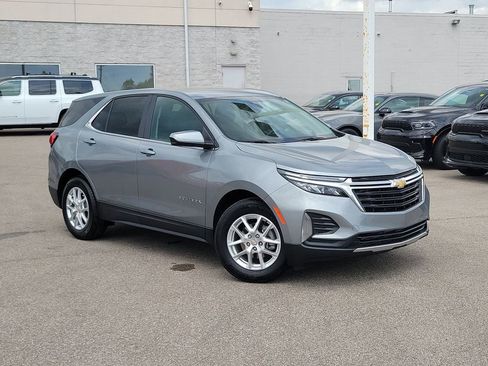 Used 2024 Chevrolet Equinox LT image 32