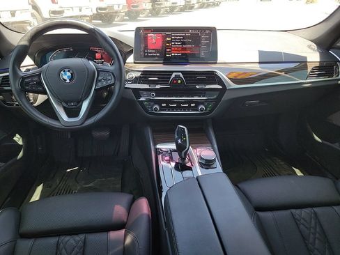 Used 2023 BMW 530i w/ Premium Package RWD image 21