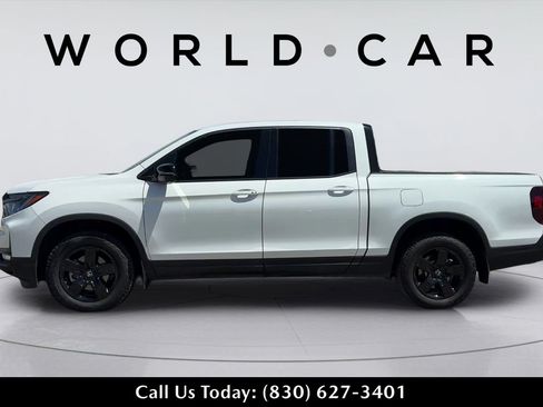 Used 2025 Honda Ridgeline Black Edition image 4