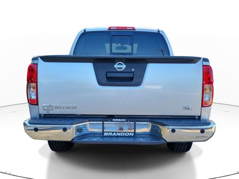 Used 2019 Nissan Frontier SL RWD image 6