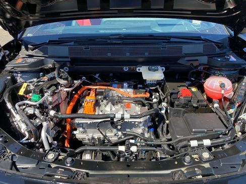 New 2025 Chevrolet Equinox EV RS w/ Convenience Package II FWD image 28